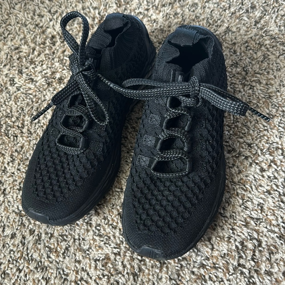 Women No Bull Knit Runner